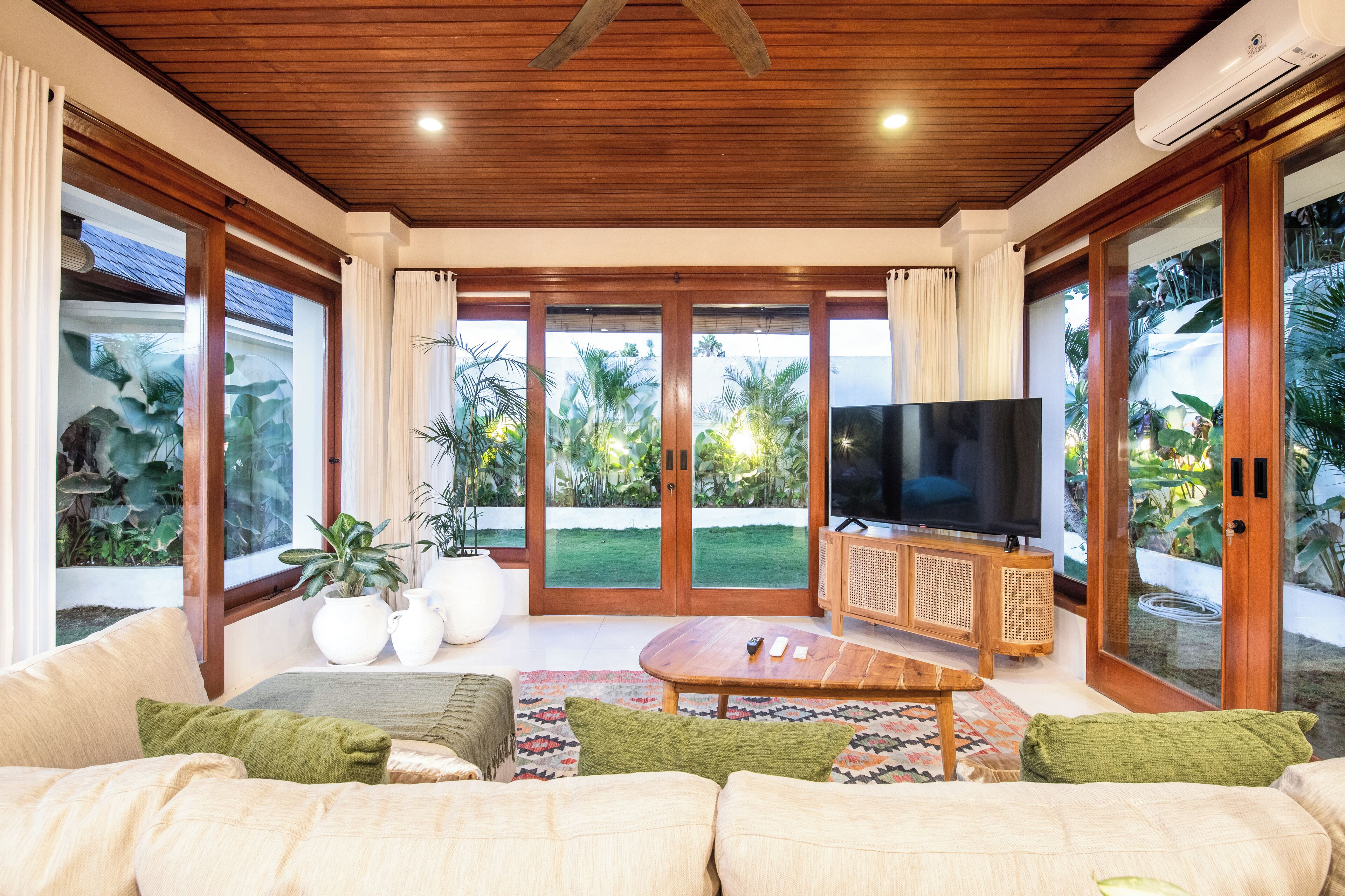 Villa (4 Bedrooms) | Exterior