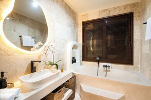 Villa (4 Bedrooms) | Außenbereich