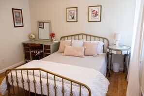 3 slaapkamers, een strijkplank/strijkijzer, wifi, beddengoed