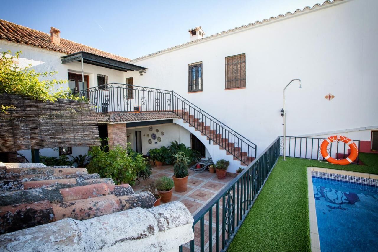 Een seizoensgebonden buitenzwembad