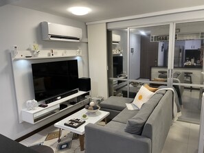 Smart TV, stereo - Apartamento Estilo Ejecutivo (Cali)