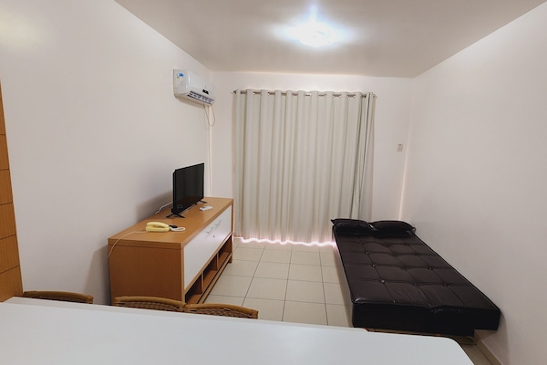 Apartamento família | Área de estar | TV LED 32 polegadas com canais digitais