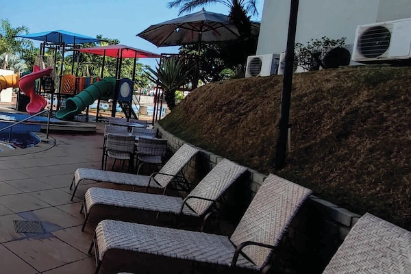 4 piscinas al aire libre