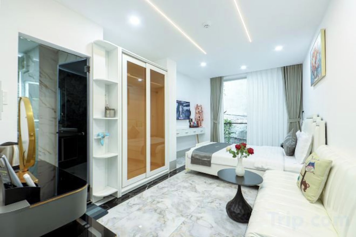 Peralatan tempat tidur hipoalergenik, item bar mini percuma, meja 