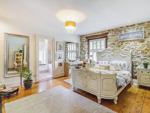 6 bedrooms, free WiFi, bed sheets - Llwynhelig House - UK46395 (Llwynhelig)