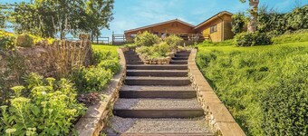 Llwynhelig House - UK46395