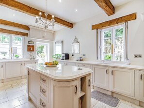 Dishwasher - Llwynhelig House - UK46395 (Llwynhelig)