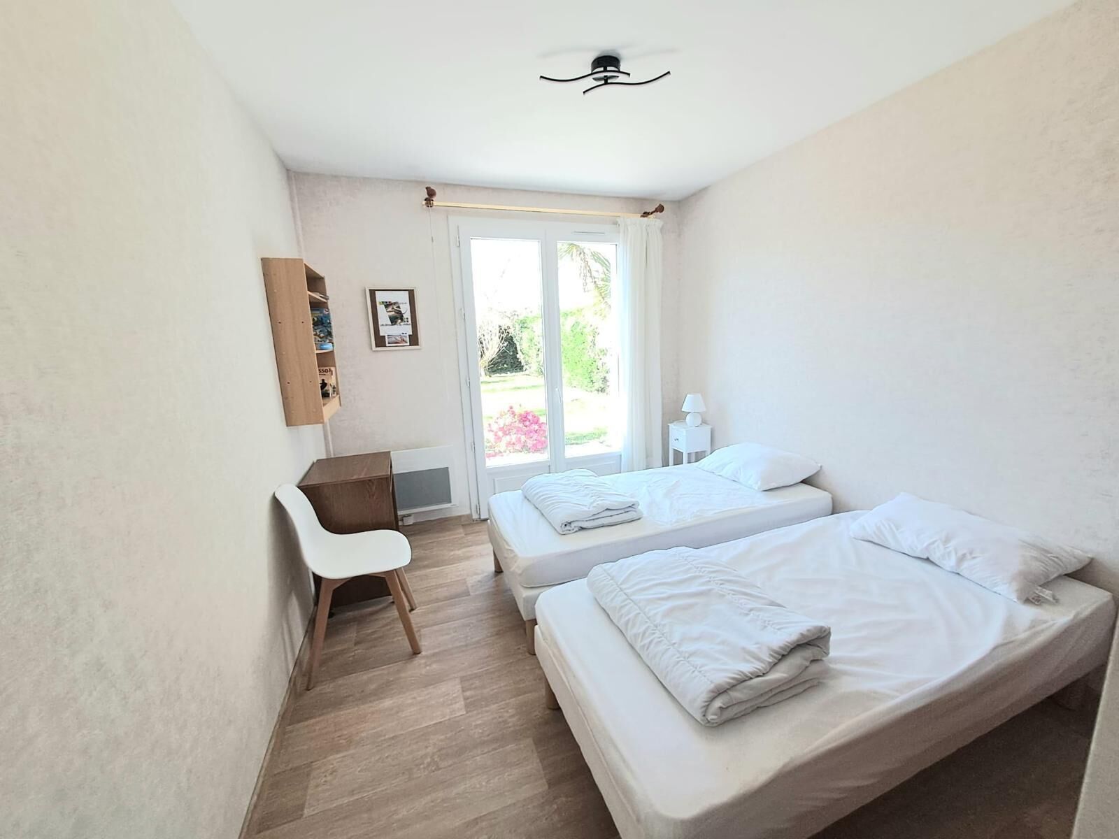 2 bedrooms, iron/ironing board