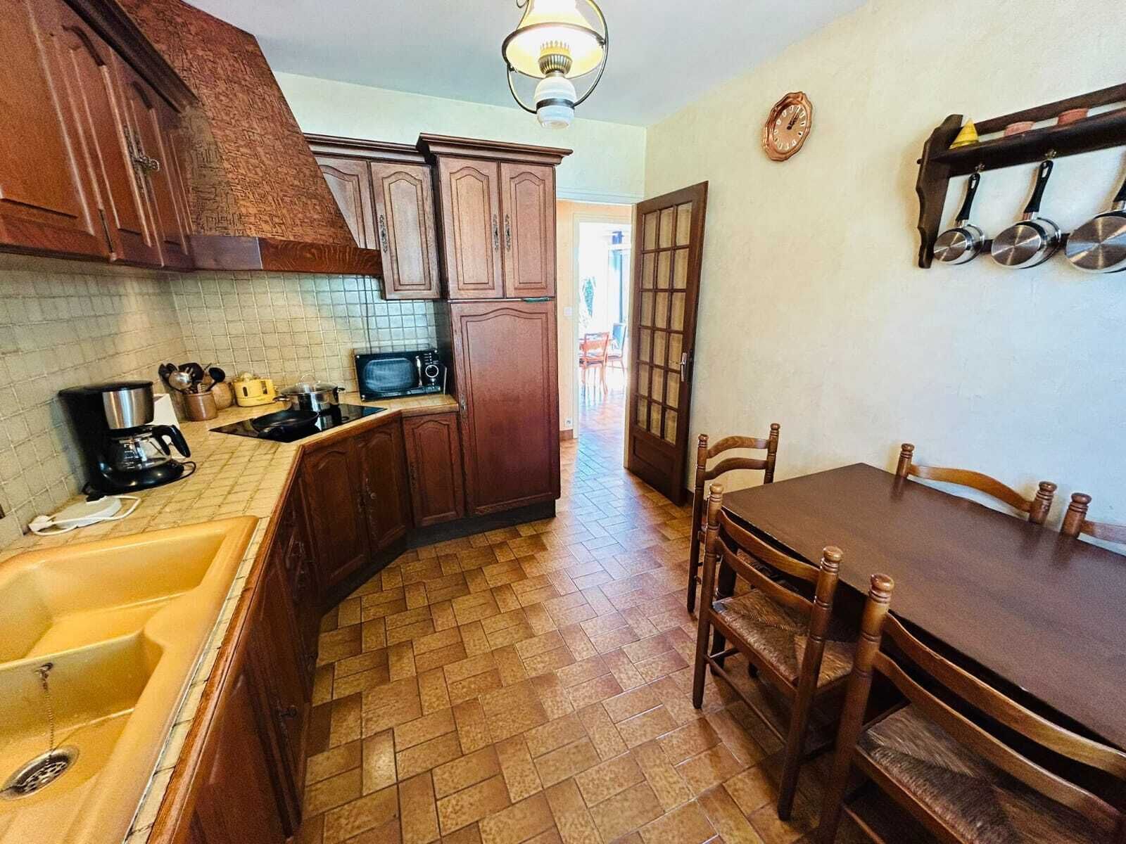 Frigorifero, microonde, forno, lavastoviglie