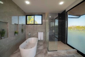 Douche, sèche-cheveux, shampoing