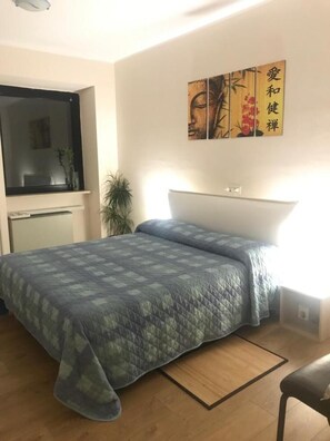 2 chambres, bureau, Wi-Fi gratuit, draps fournis