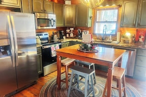 Fridge, microwave, oven, stovetop - Welcome to Cozy Cabina! (Boone)