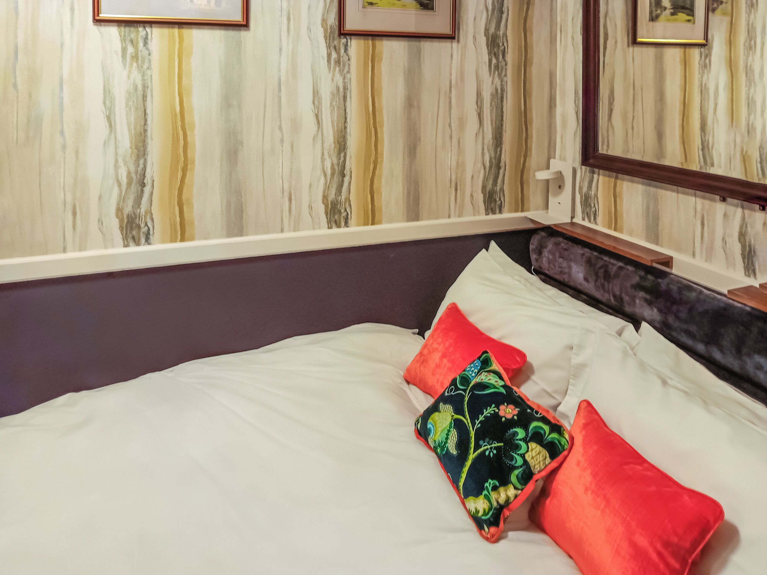2 habitaciones, wifi gratis y ropa de cama 