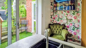Interior - 2 bedroom accommodation in Horning (Horning)
