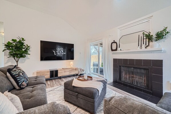 Smart TV, offices - Beautifully Designed Home in Round Rock (Round Rock)