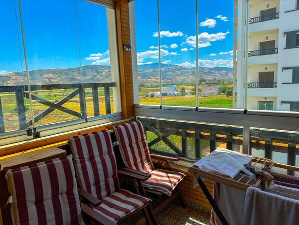 Comfort Apartment | Balcony - Luxurious Scandinavian-style pool & play (Oued Laou)