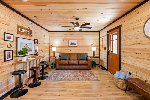 Amazing Views•King Beds•HotTub•FirePit•PuttPutt•Arcades•Tether Ball