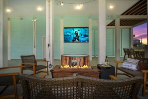 Interior - Beach View 2nd row! 4 BR Sleeps 12, Hot tub, Movie projector, Ping pong (Bolivar Peninsula)