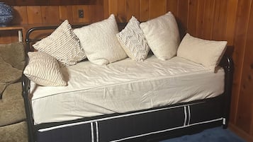 1 chambre, fer et planche à repasser, lit parapluie, Wi-Fi