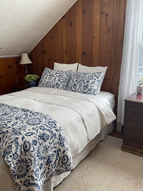 1 bedroom, iron/ironing board, travel crib, WiFi