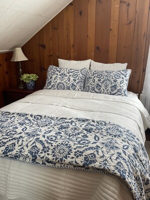 1 bedroom, iron/ironing board, travel cot, WiFi