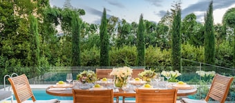 Villa Ivona Modern Luxury Classic Villa with Private Pool and panoramic views in 3 kms from Lucca Walls