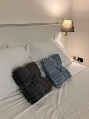 1 habitación, wifi y ropa de cama