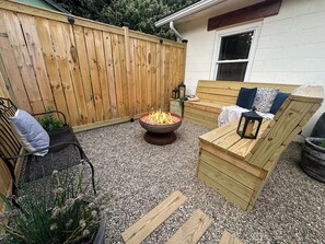 Terrace/patio - Vintage Vogue: Your Stylish Suite with Wi-Fi, Netflix, and Parking! (Connellsville)