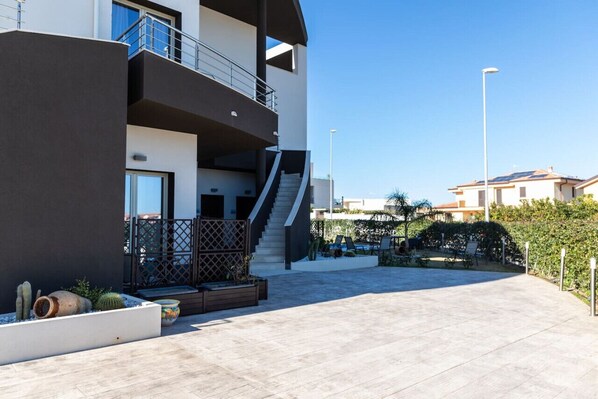 Terrace/patio - Villa Nebros - Appartamento con terrazza (Sant`Agata di Militello)