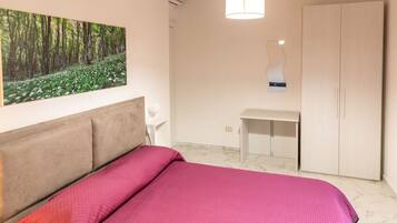 1 soveværelse, skrivebord, Wi-Fi