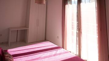 1 Schlafzimmer, Schreibtisch, WLAN