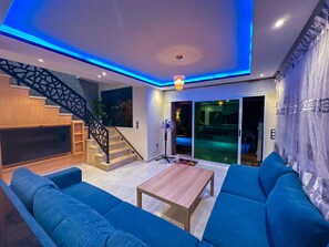 Deluxe Duplex | Living area
