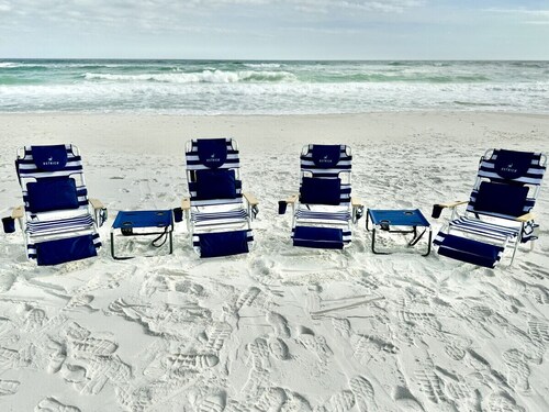 Fully renovated waterfront townhome with kayak, SUP, bikes, wagon, chairs, tent!