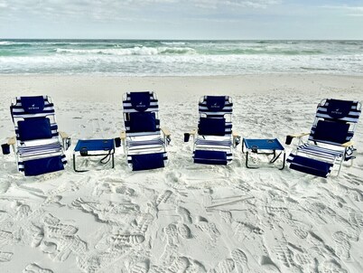 Fully renovated waterfront townhome with kayak, SUP, bikes, wagon, chairs, tent!