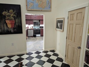 Fridge, microwave, oven, stovetop - Beautiful innovative masonry with arches and domes. Pet-Friendly! (Alfred Station)