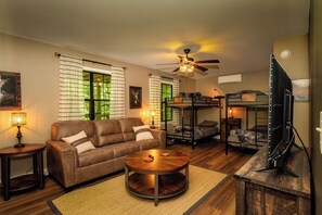 TV connectée, cheminée, jeux vidéo