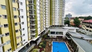 2 indoor pools, 2 outdoor pools