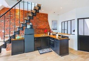 冰箱、微波炉、烤箱、洗碗机