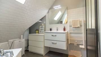 吹风机、坐浴桶