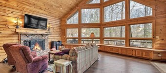 Lake Winnipesaukee, Suissevale Modern Cabin
