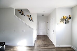 Interior - 3 bed, 3.5 bath located 10mins downtown Houston, 15mins to galleria mall. (Houston)