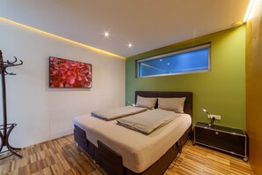 2 habitaciones, tabla de planchar con plancha, wifi y ropa de cama