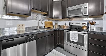 Salt City Cottage in the heart of Downtown! Pet-Friendly