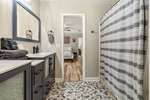 3 chambres, bureau, fer et planche à repasser, Wi-Fi gratuit
