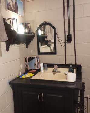 Hårføner, håndklær, såpe og sjampo