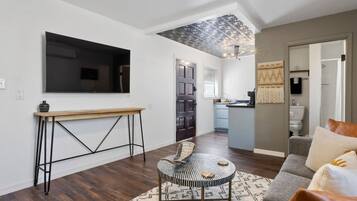 智能电视、电子游戏