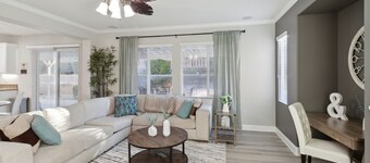 5BR/3BA Home - King Beds - Fast Wifi by RedAwning
