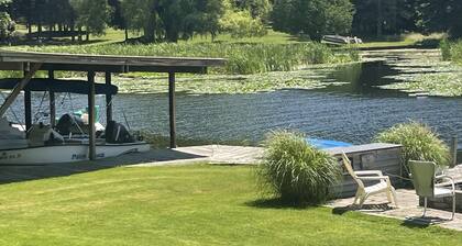 Cottage 3 is a charming 2 bedroom 25’ from your boat dock & Hamlin lake.