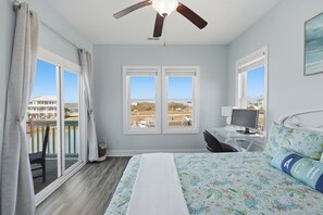 3 bedrooms, desk, WiFi, bed sheets