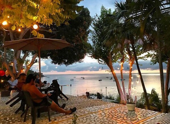 Restaurant - Hotel Cabañas Agua Dulce (Providencia)